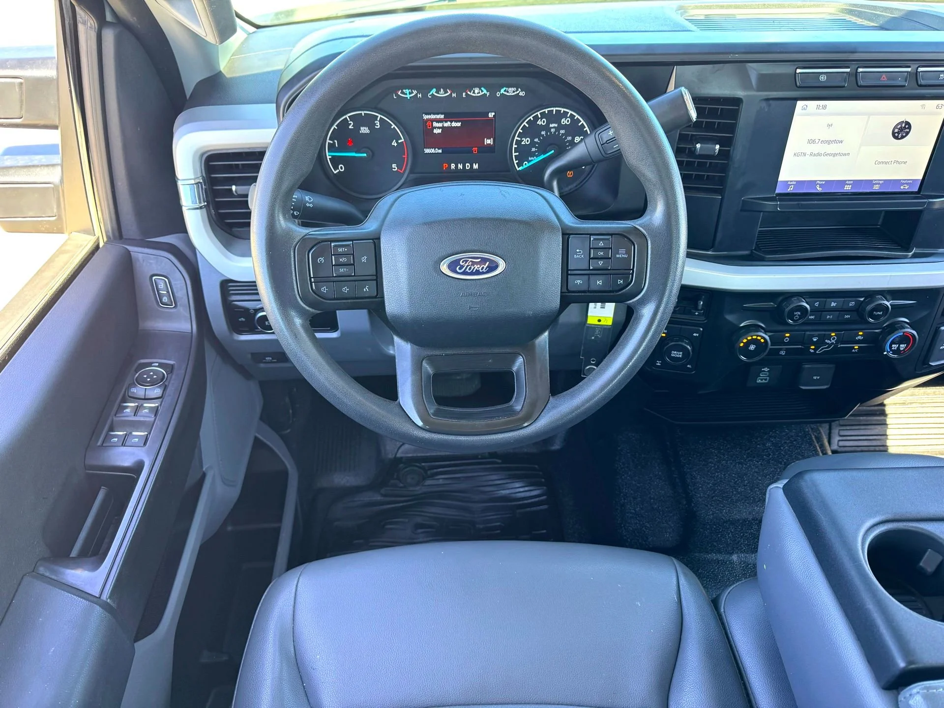 Used 2023  Ford XL image 21