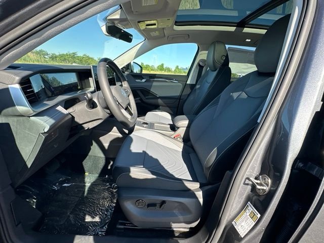 New 2026 Platinum Gray Metallic Volkswagen 2.0T SE image 26