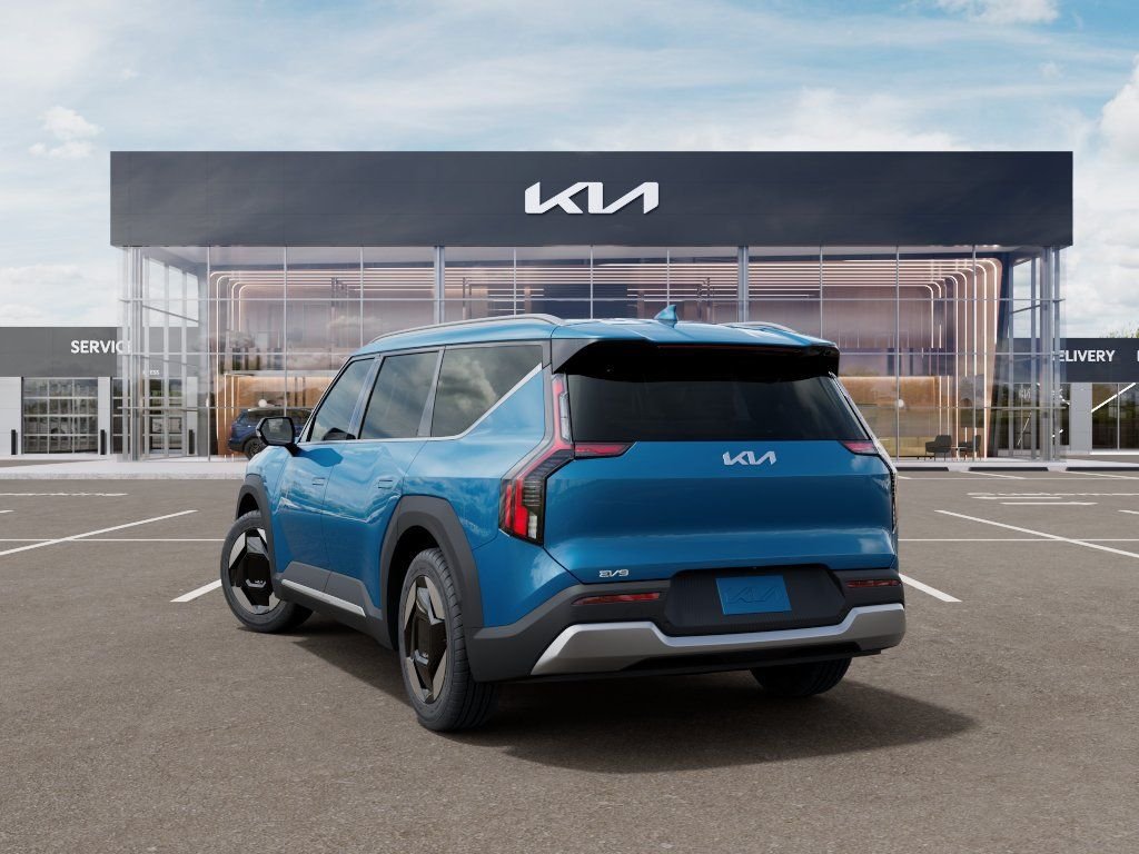 New 2026 Ocean Blue Kia Wind AWD image 4
