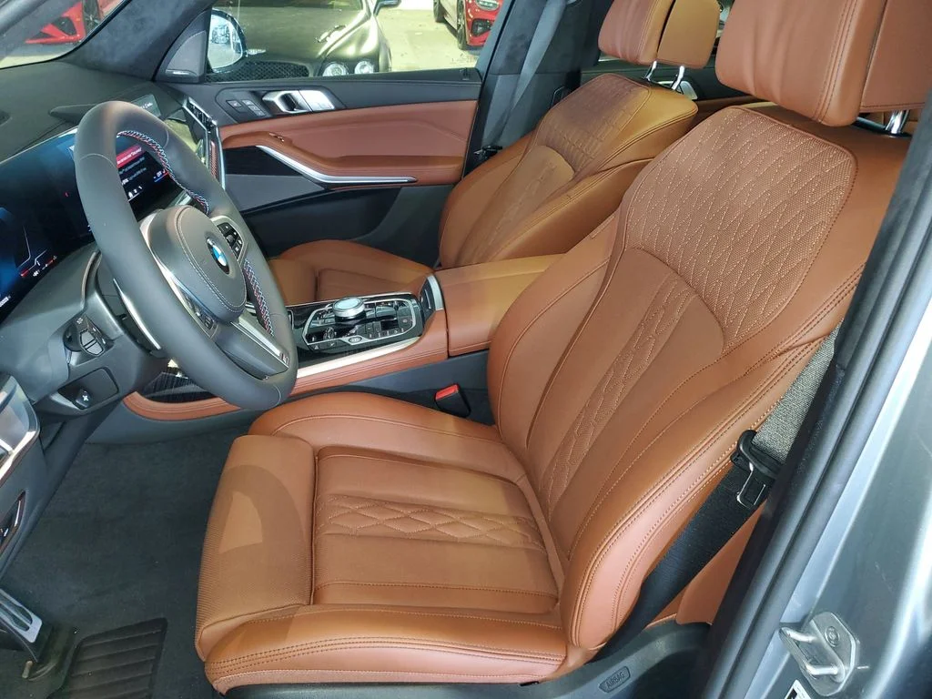 New 2027 Skyscraper Grey Metallic BMW M60i image 17