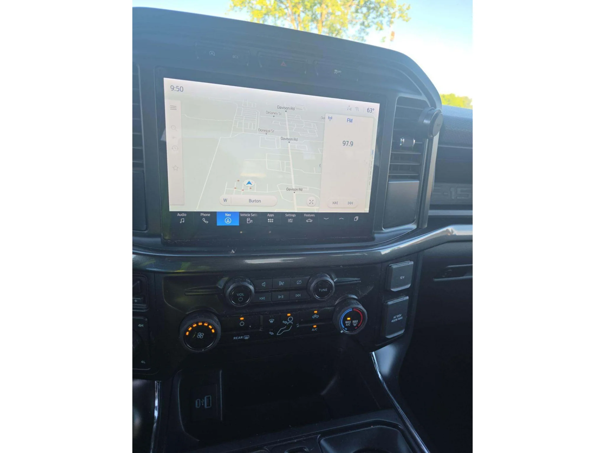 Used 2024 Oxford White Ford STX image 8