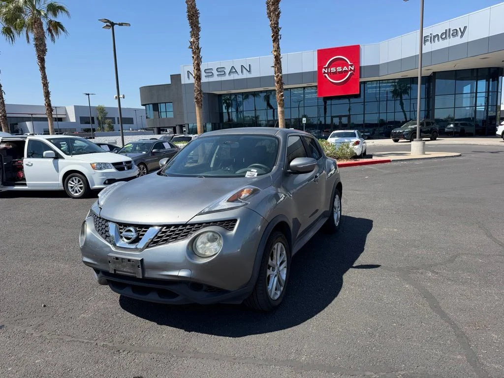 2017 Nissan Juke S FWD CVT's photo