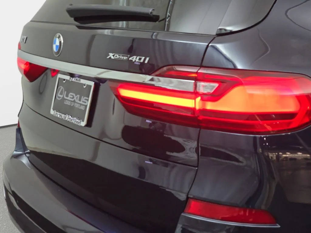 Used 2022 Black BMW xDrive40i image 36