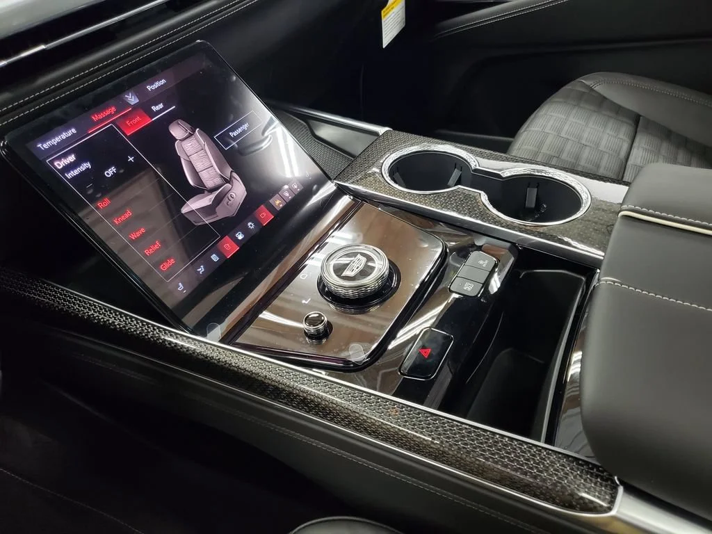 2026 Cadillac Escalade V-Series - Photo 23