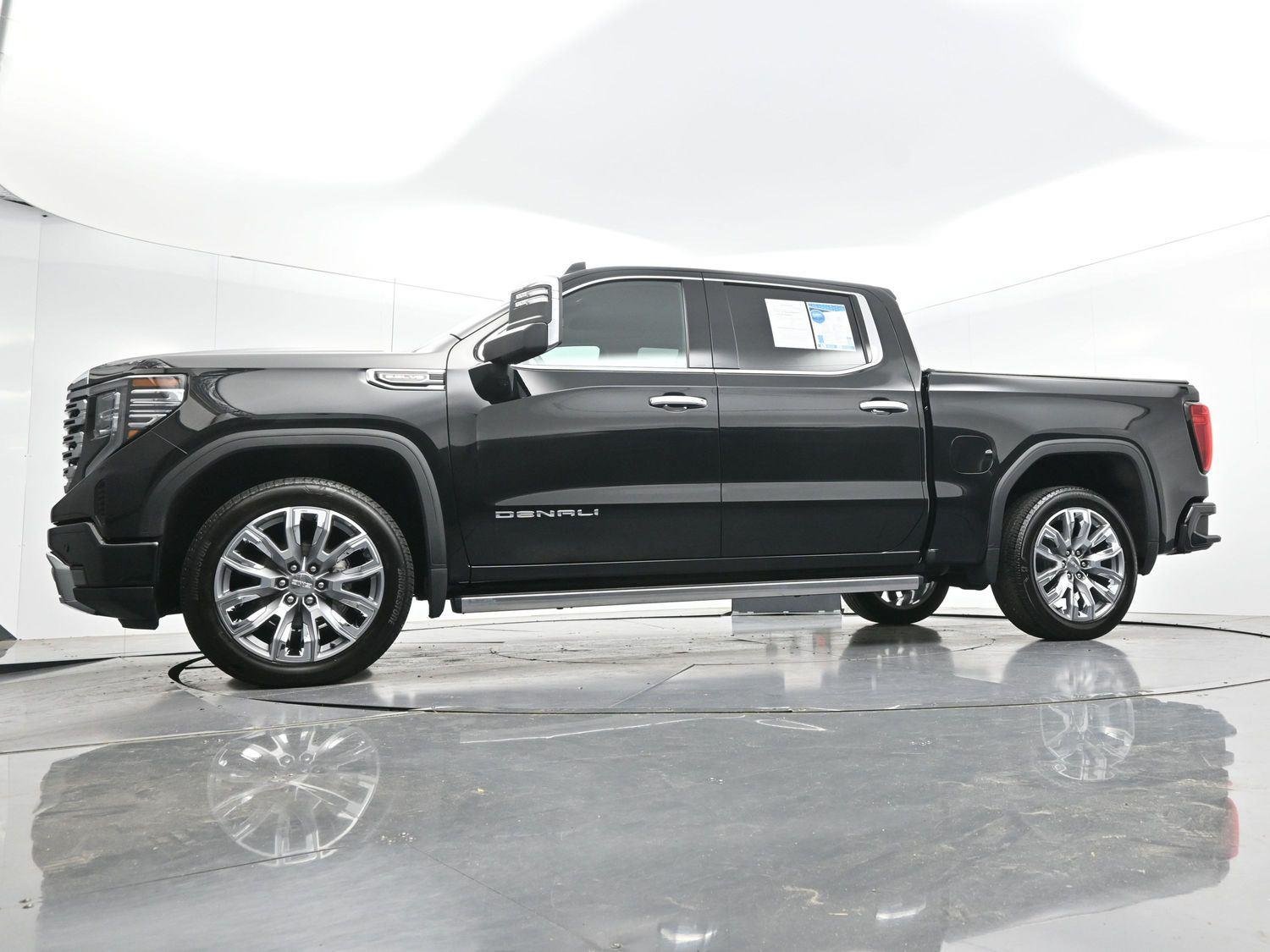Used 2025 Onyx Black GMC Denali image 50