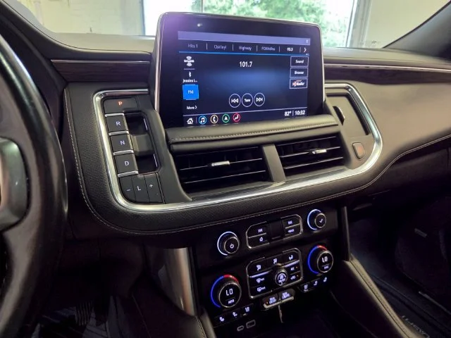 Used 2021 SUMMIT WHITE Chevrolet Premier image 25