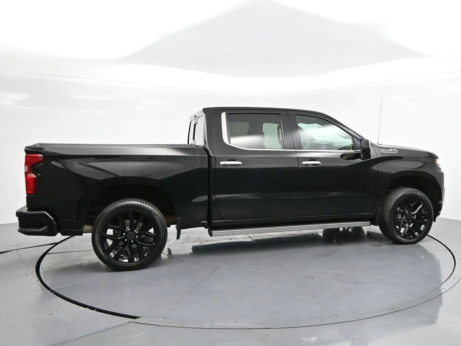 Used 2019 BLACK Chevrolet High Country image 8