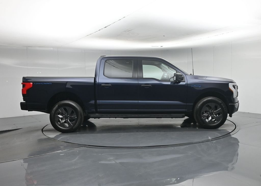 Used 2024 Blue Ford XLT image 28