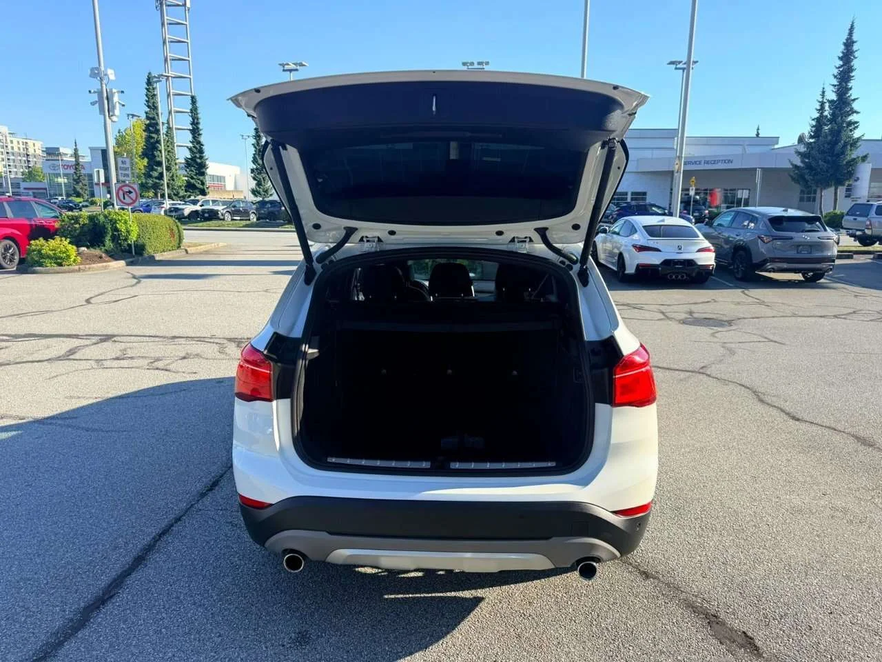 Used 2019  BMW xDrive28i Dilawri Certified   Local BC   Clean Tit image 13