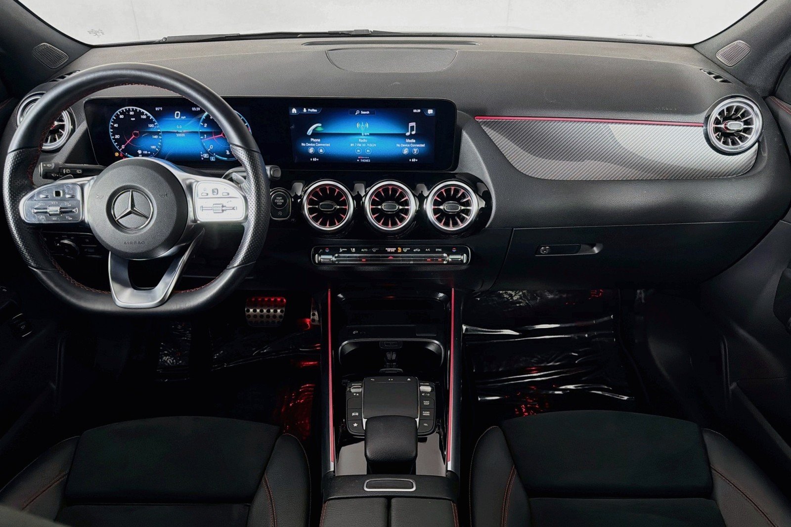 Used 2022 Digital White Metallic Mercedes-Benz 250 image 5