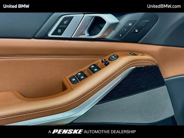 New 2026 Mineral White Metallic BMW X5 40i image 3