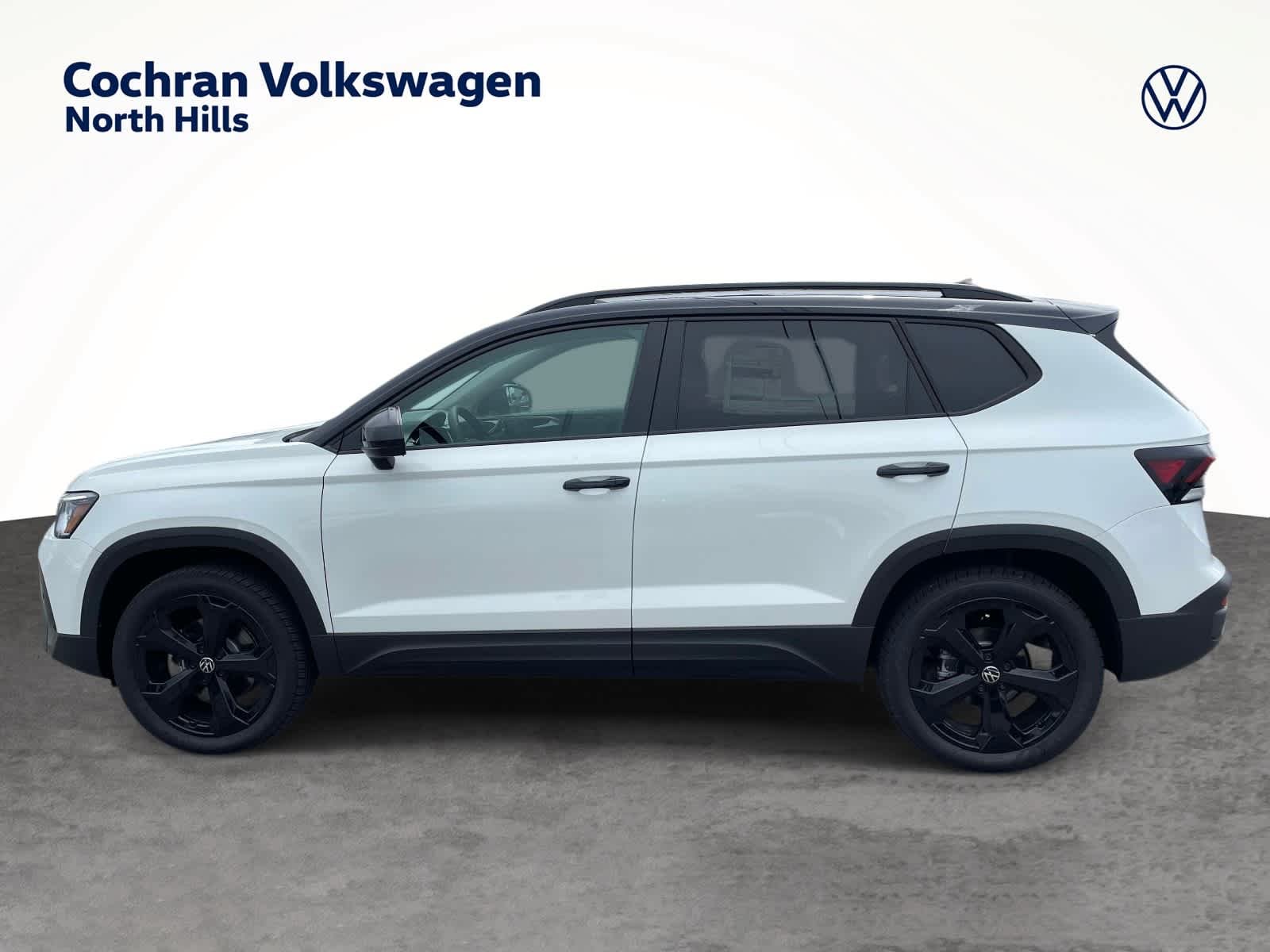 New 2026 Pure White w/Deep Black Roof Volkswagen SE Black image 10