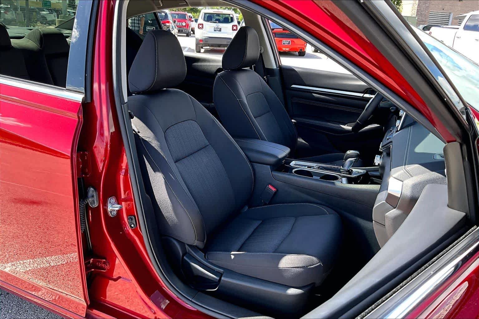 Used 2020 Scarlet Ember Tintcoat Nissan 2.5 SV image 9