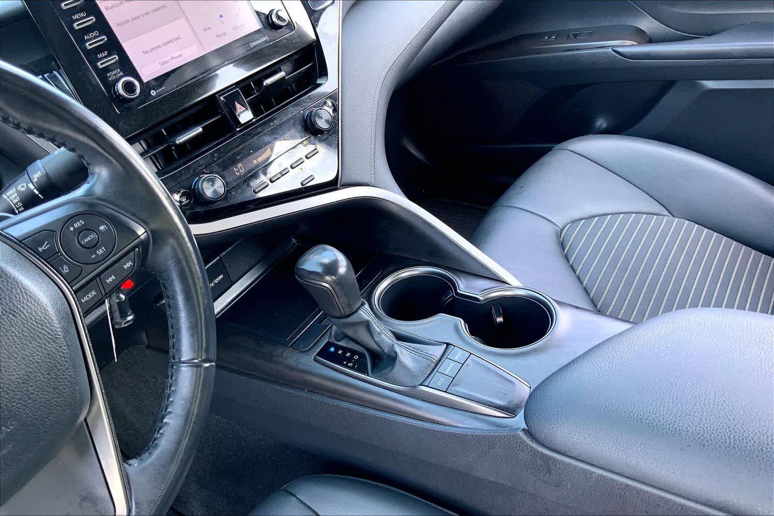Used 2022 Midnight Black Metallic Toyota SE image 16