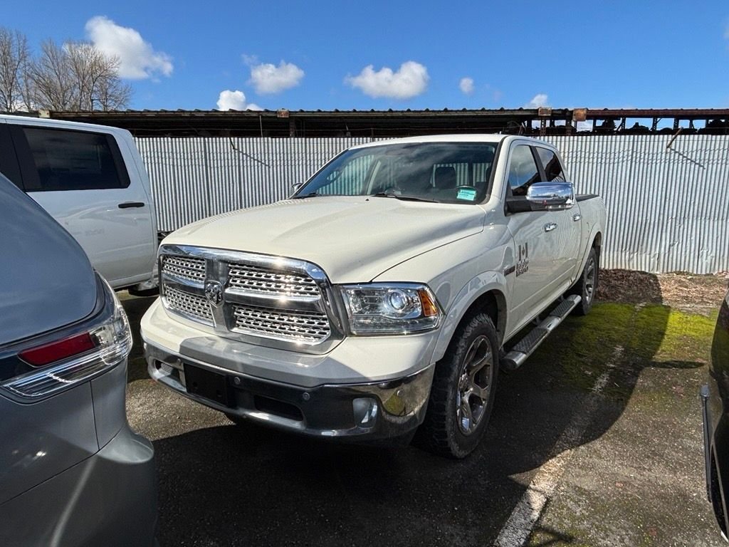 White 2018 RAM 1500 Laramie Crew Cab 4WD Pickup Truck Four-Wheel Drive