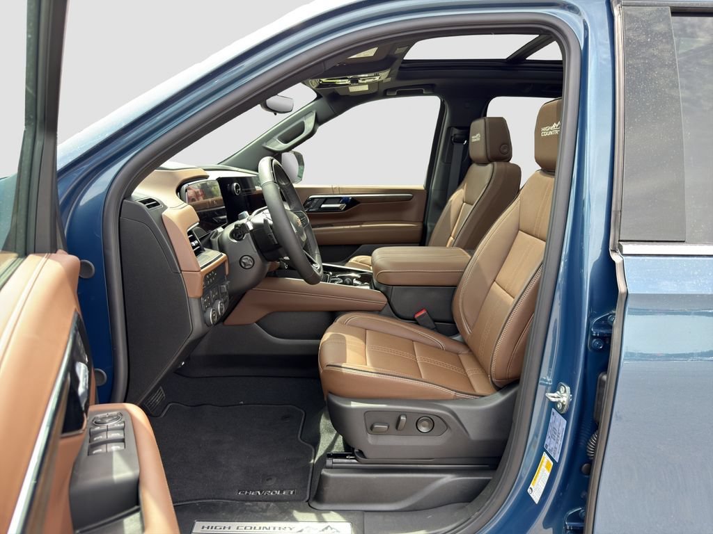 2026 Chevrolet Suburban High Country - Photo 9