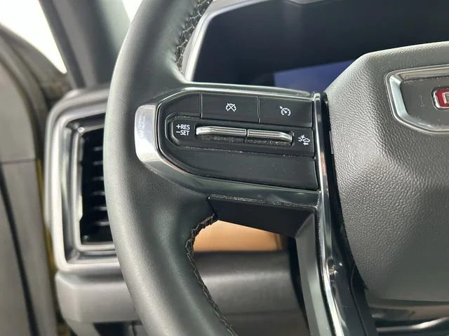 Used 2023  GMC AT4 image 11