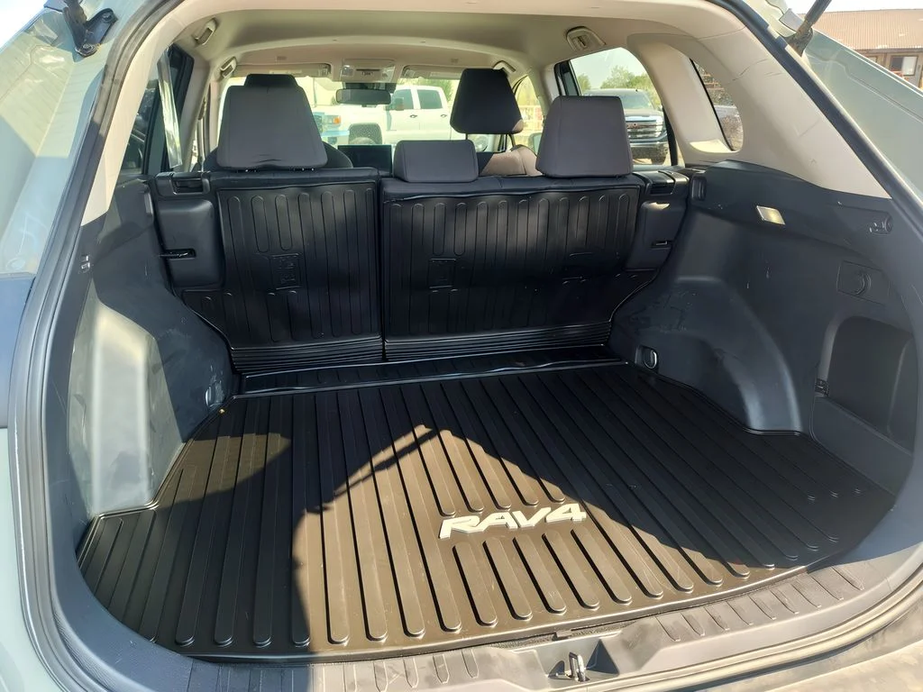 2023 Toyota RAV4 XLE - Photo 30