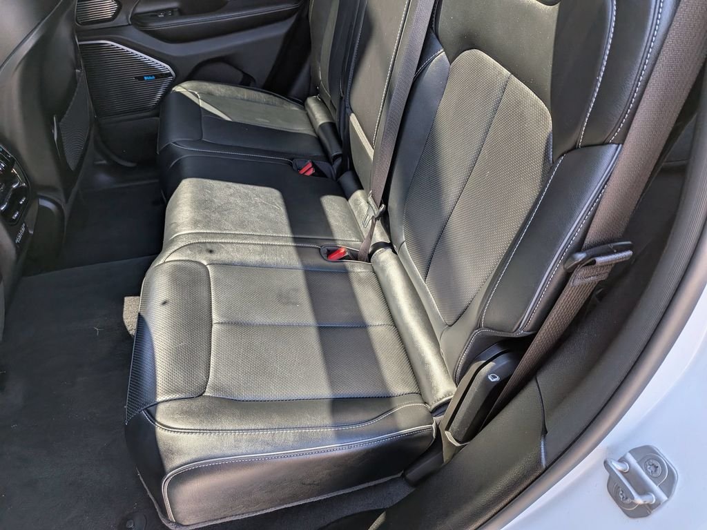 Used 2022 White Jeep Overland image 28
