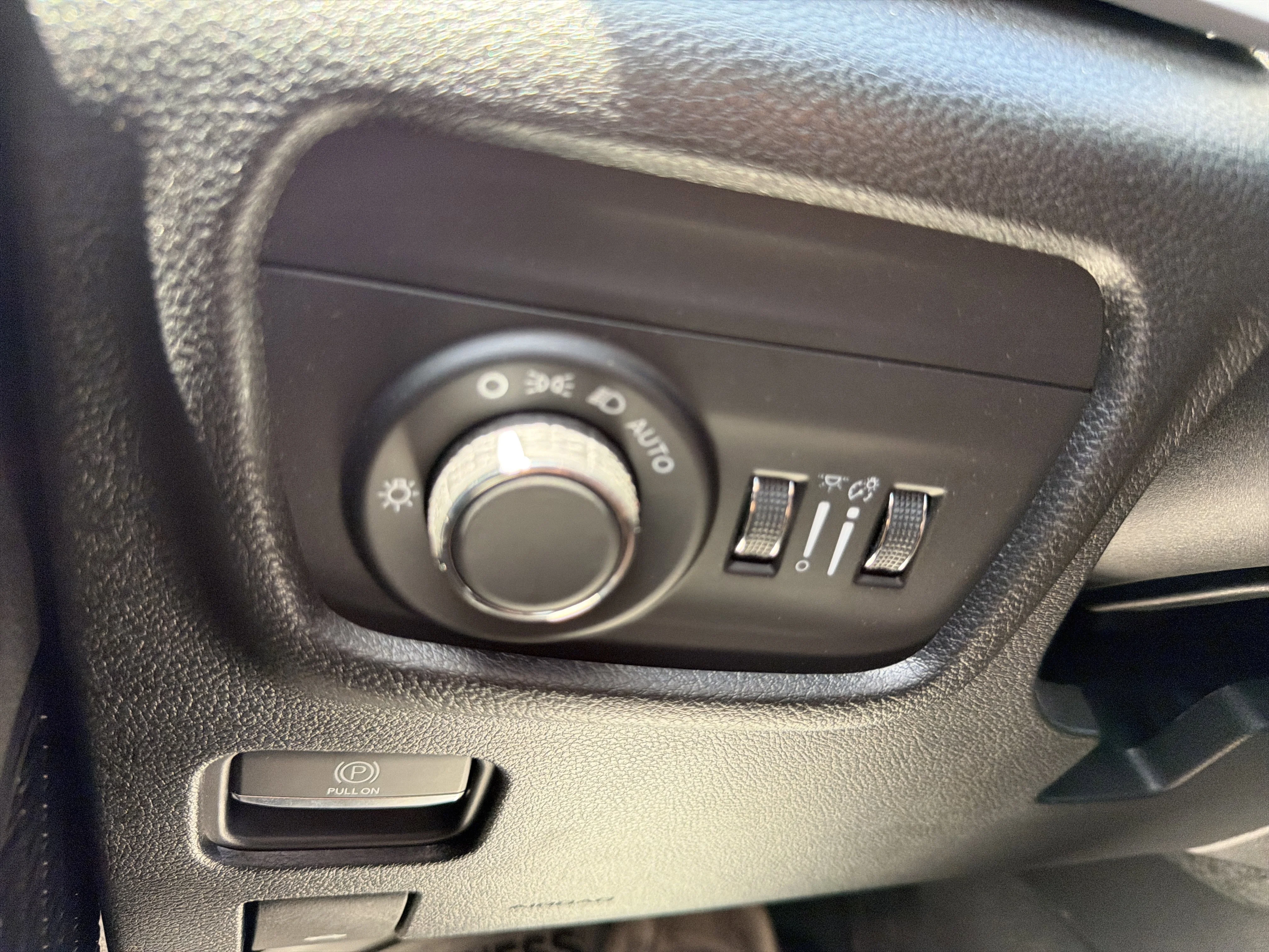 Used 2023 Velvet Red Pearlcoat Jeep Laredo image 33