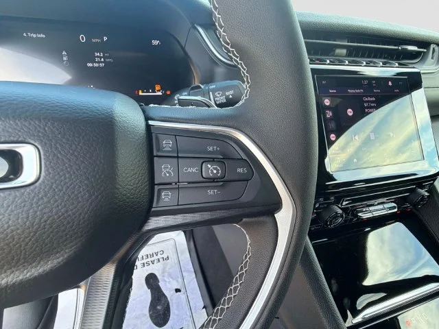Used 2025 Silver Jeep Laredo image 29