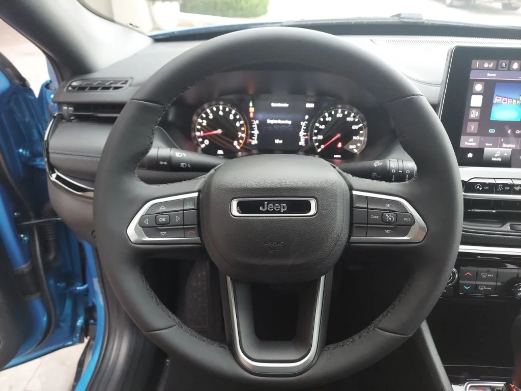 New 2026 Hydro Blue Pearlcoat Jeep Latitude image 11