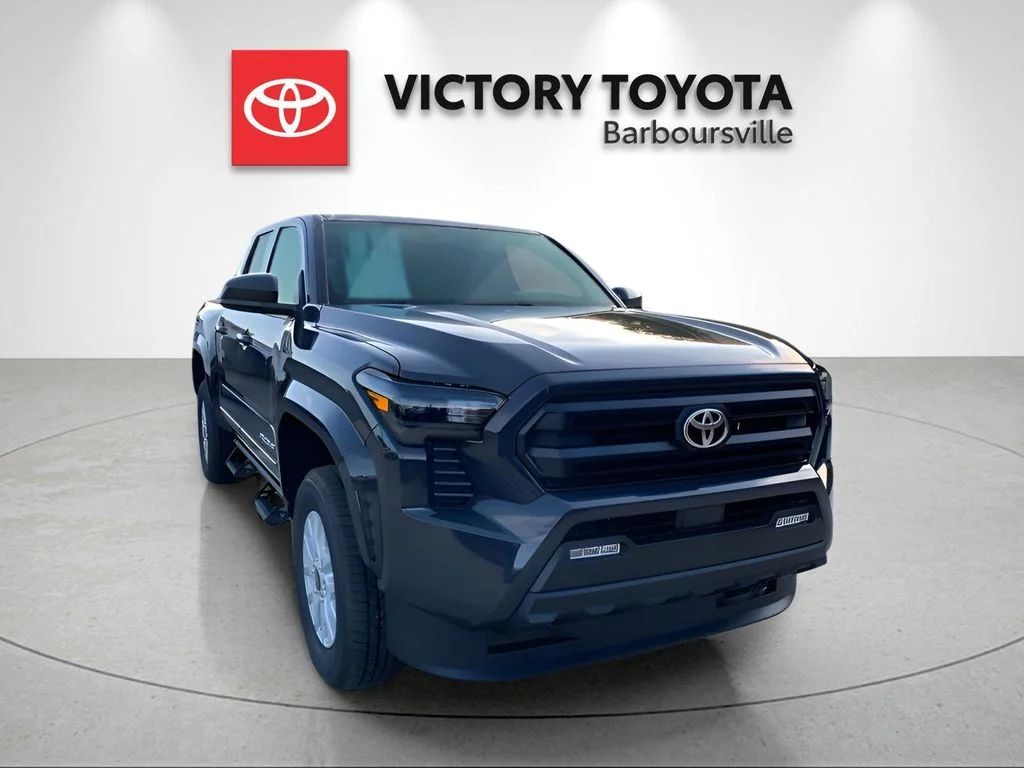 Used 2025  Toyota SR5 image 3