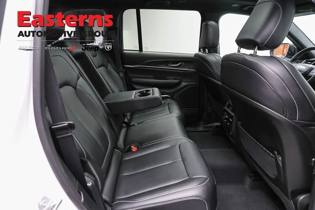Used 2025 White Jeep Limited image 24