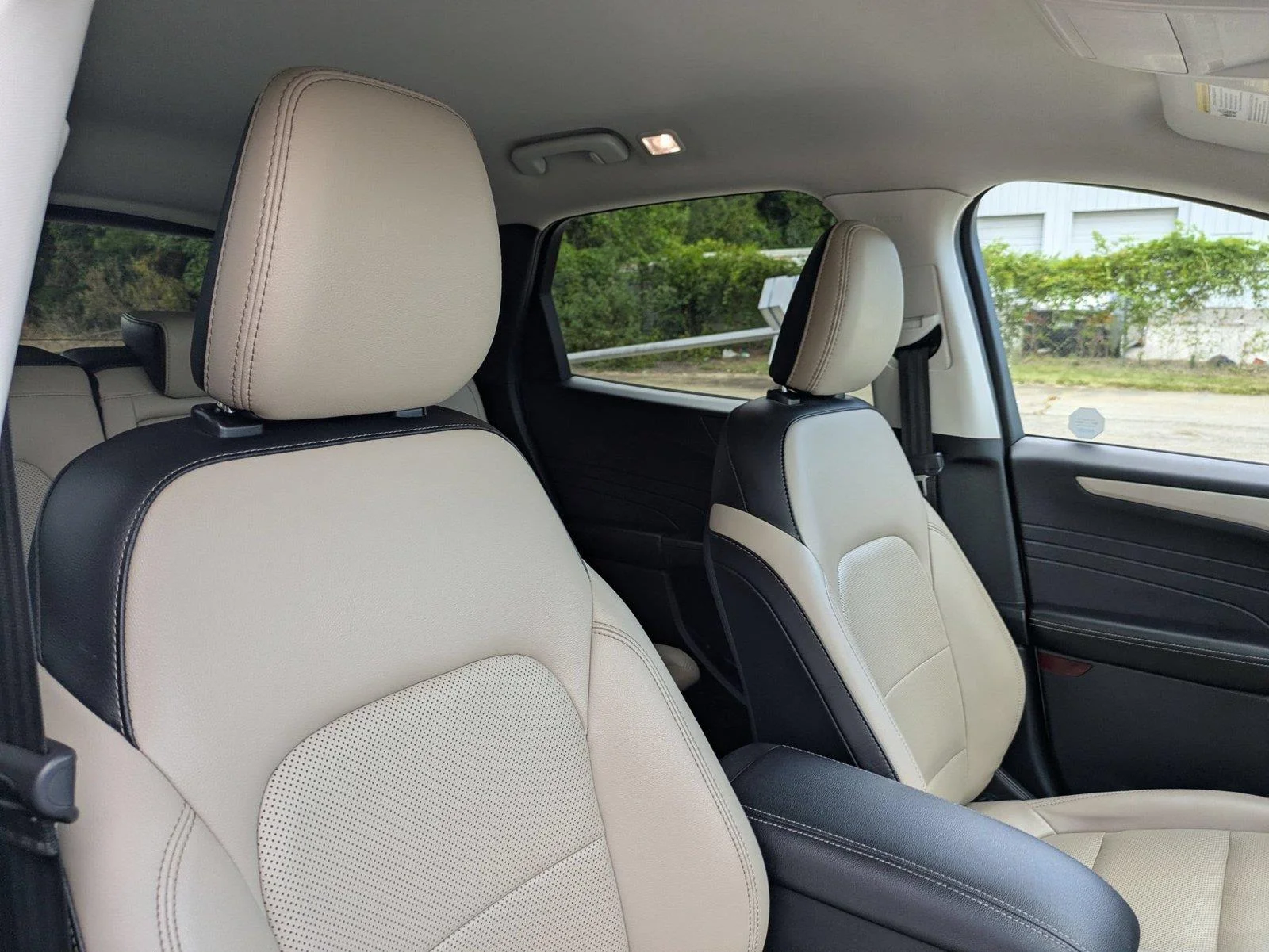 Used 2021 Star White Metallic Tri-Coat FORD  image 34