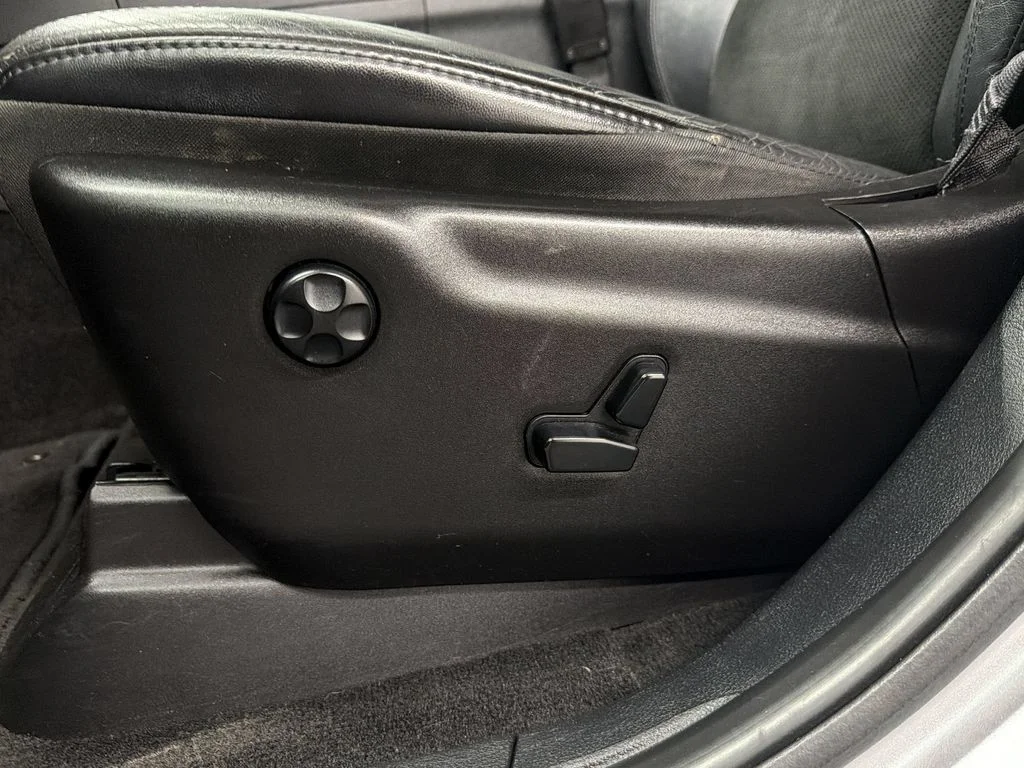 Used 2014 Billet Silver Metallic Clearcoat Jeep Altitude image 15