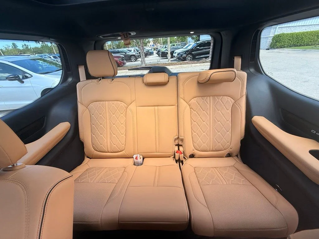 New 2026 Bright White Clear-Coat Exterior Paint Jeep Summit Reserve image 27
