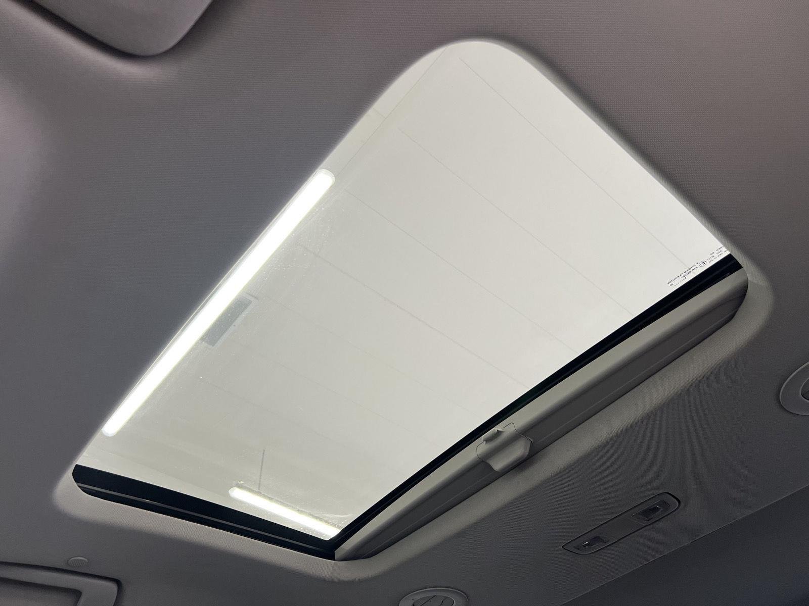 Used 2019 Summit White Chevrolet RS image 22