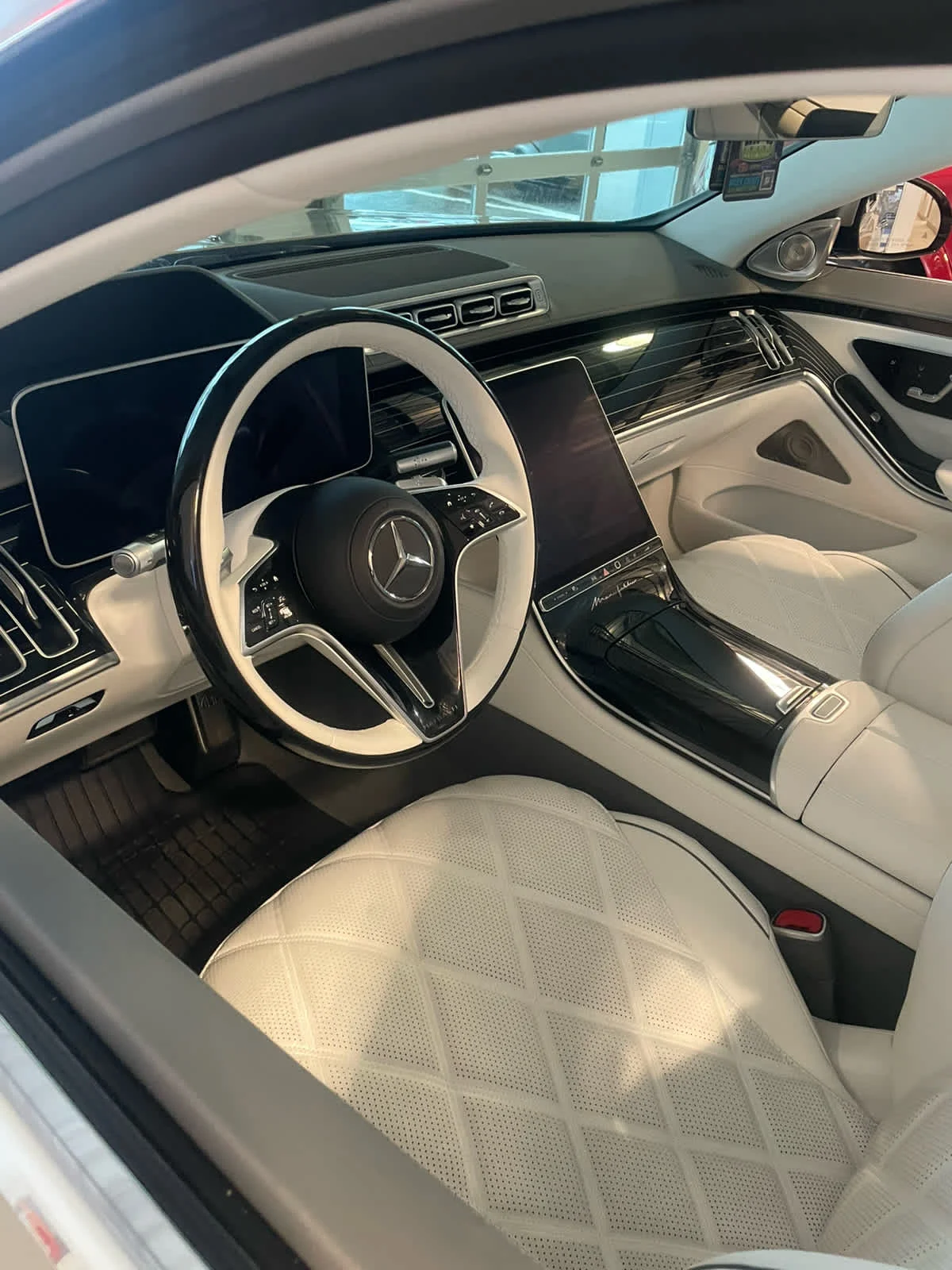 Used 2024 Onyx  Black Metallic Mercedes-Benz Maybach S 580 image 6