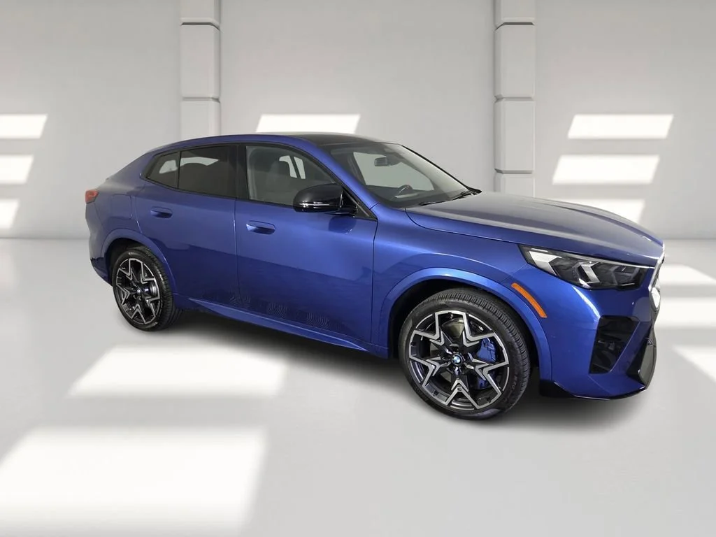 Used 2025 Blue Metallic BMW M35i image 4