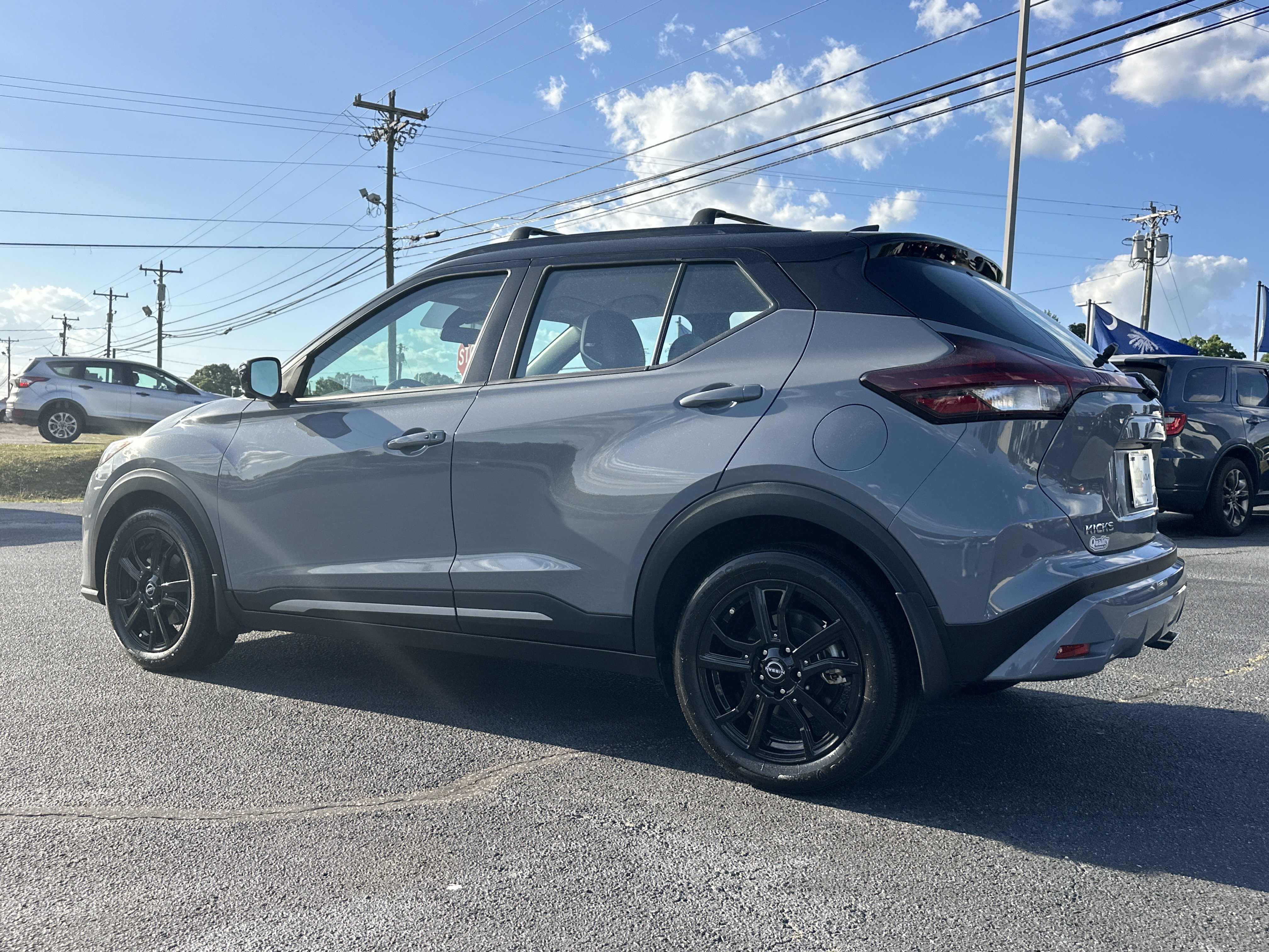 Used 2023 Gray/Super Black Nissan SR image 6