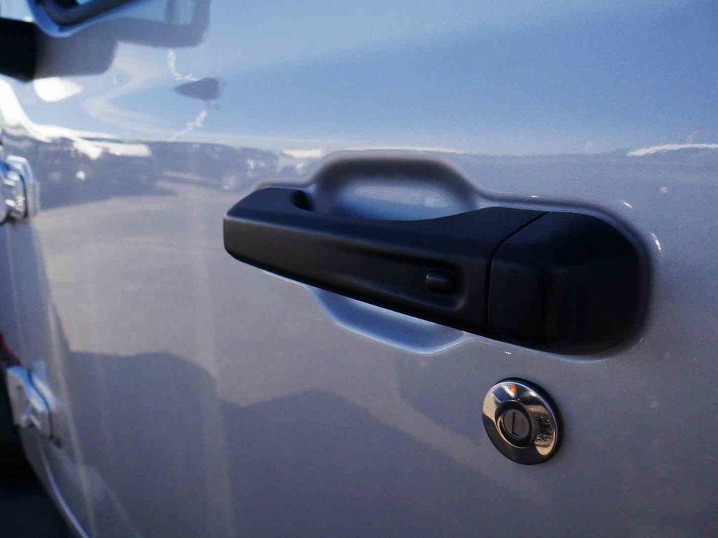 Used 2024 Silver Jeep Rubicon image 12