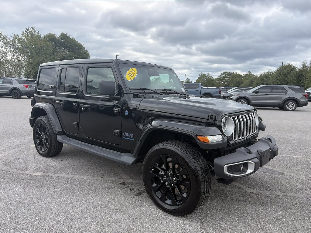 Used 2025 Black Jeep Sahara 4xe image 9