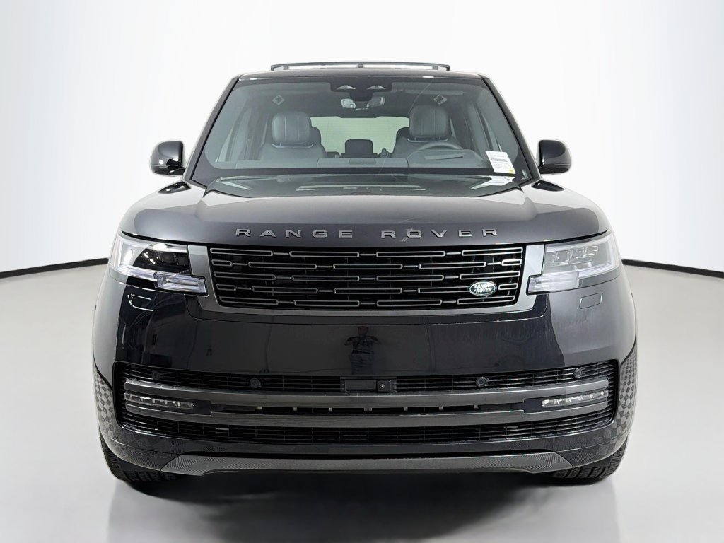 New 2027 Santorini Black Land Rover SE image 2
