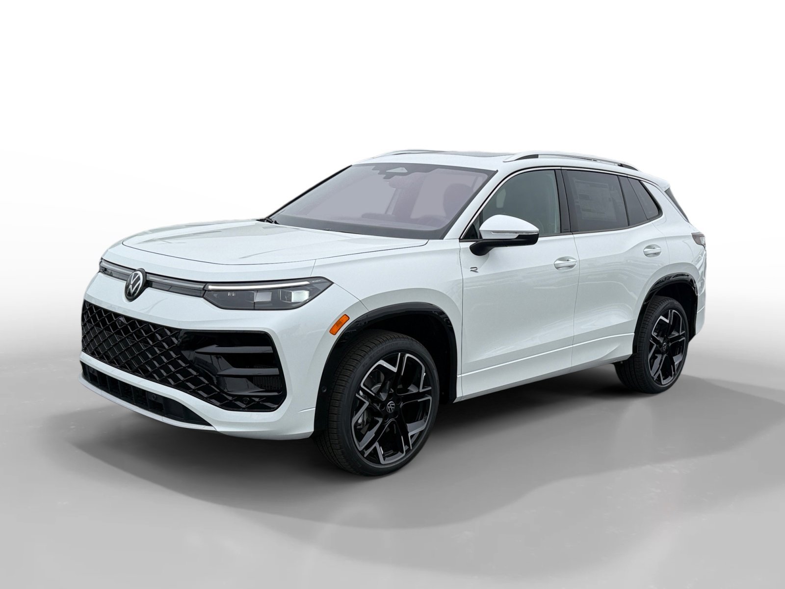 2026 Volkswagen Tiguan 2.0T SEL R-Line Turbo 4Motion's photo