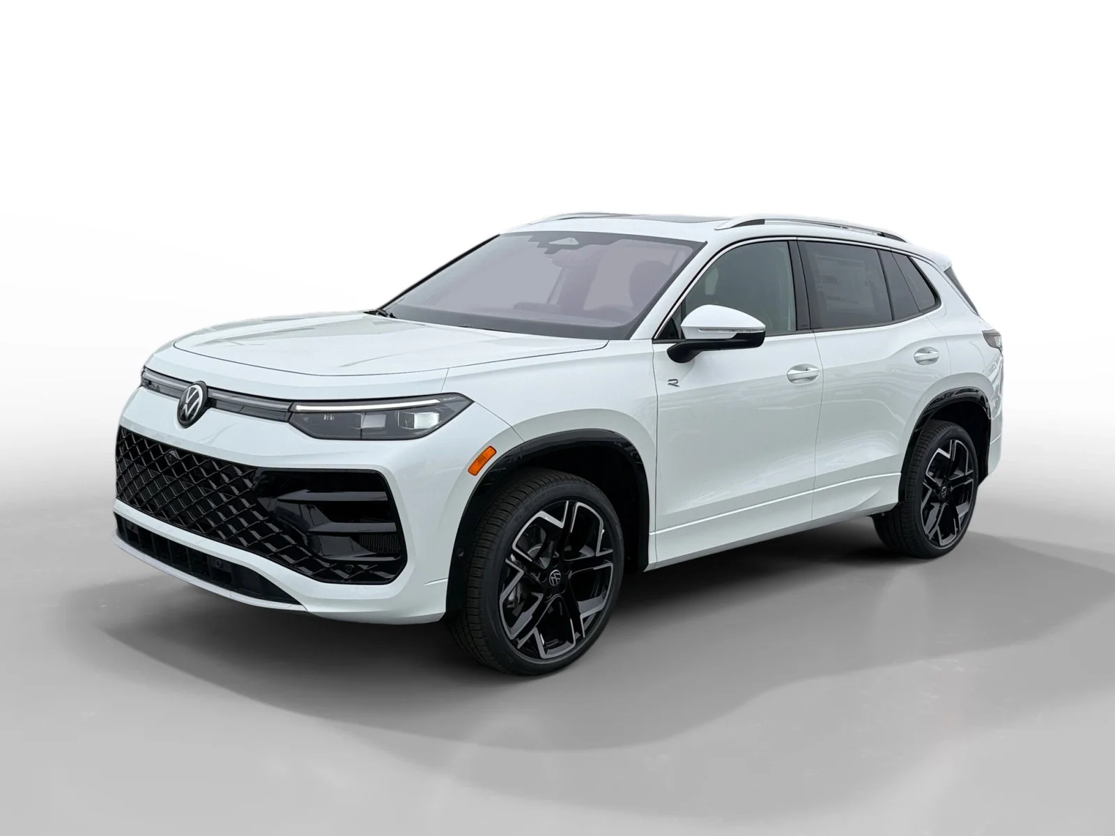 2026 Volkswagen Tiguan 2.0T SEL R-Line Turbo 4Motion's photo
