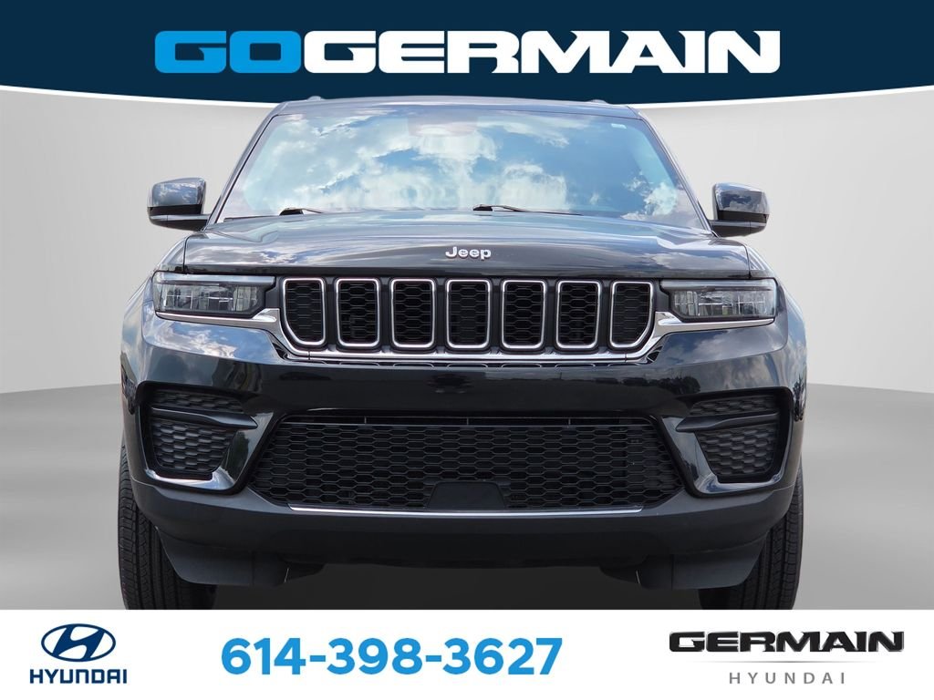 Used 2023 Black Jeep Laredo image 2