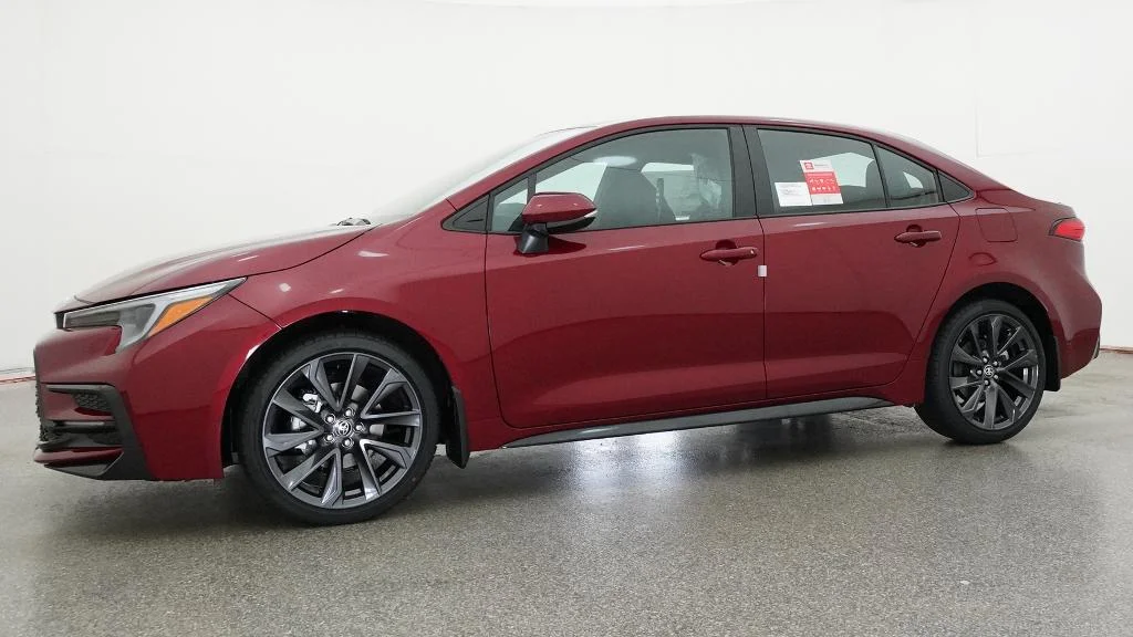 New 2026 Ruby Flare Pearl Toyota SE image 4