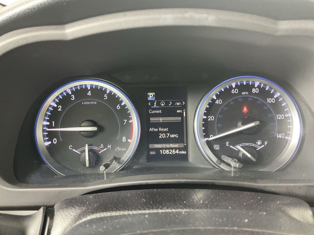 Used 2017 Silver Toyota XLE image 11