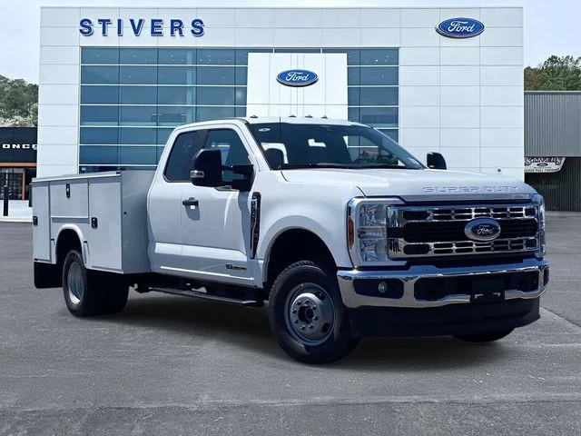 2026 Ford F-350 XL 4x4 SuperCab 168-In DRW's photo
