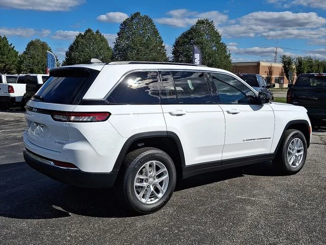 New 2025 White Jeep Laredo X image 7