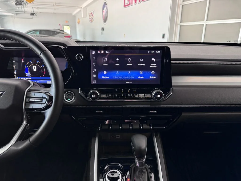 2023 Chevrolet Colorado LT - Photo 18