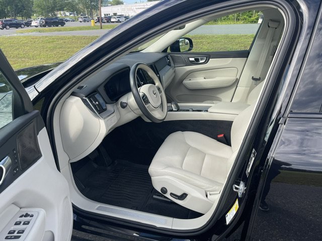 Used 2024 Black Volvo Plus Dark Theme image 18