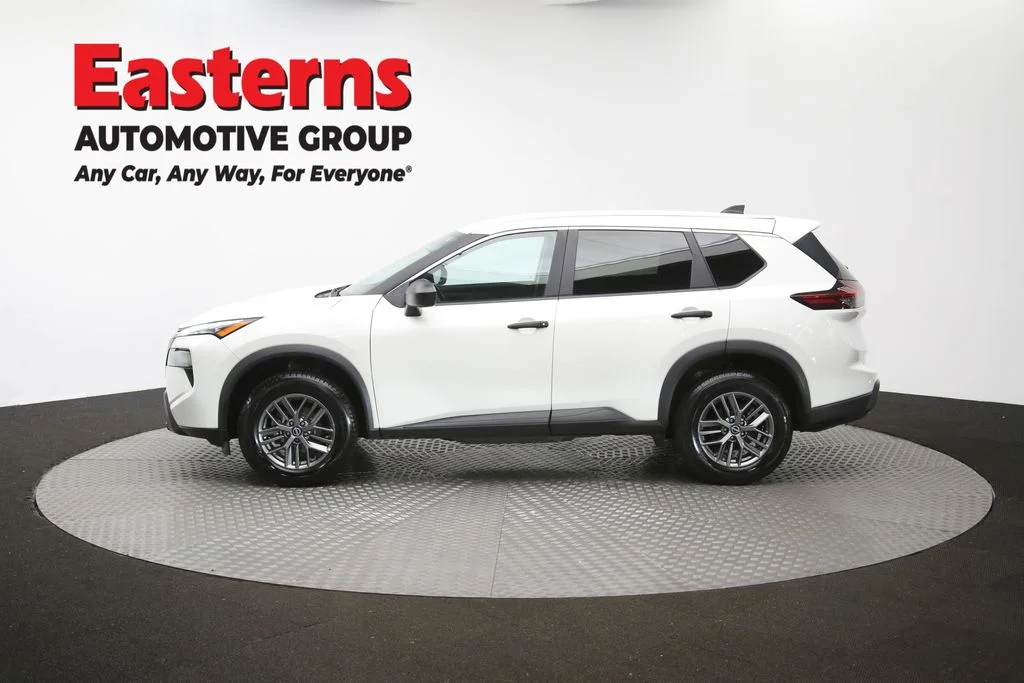 Used 2024 White Nissan S image 60