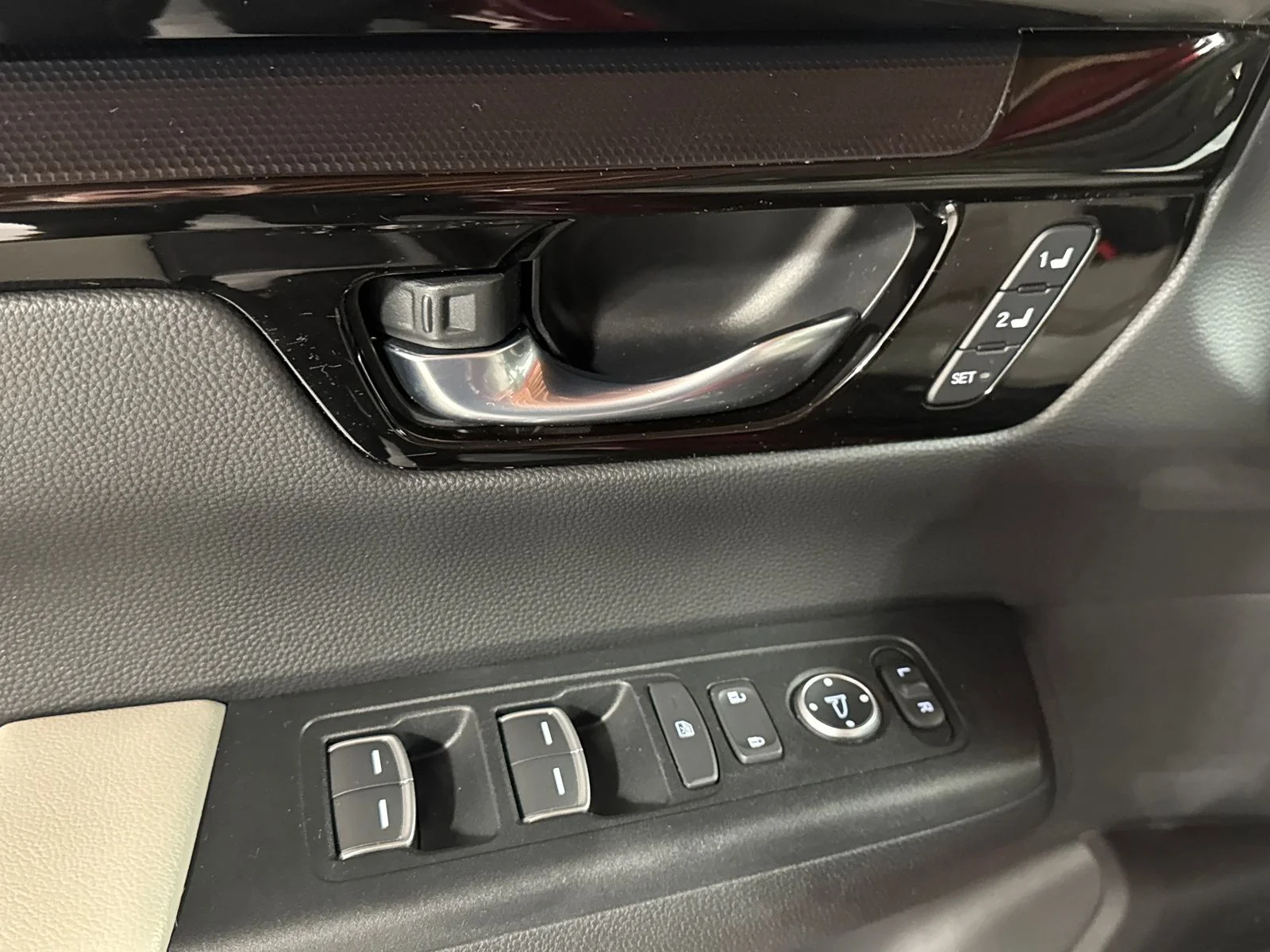 2025 Honda CR-V EX-L - Photo 16