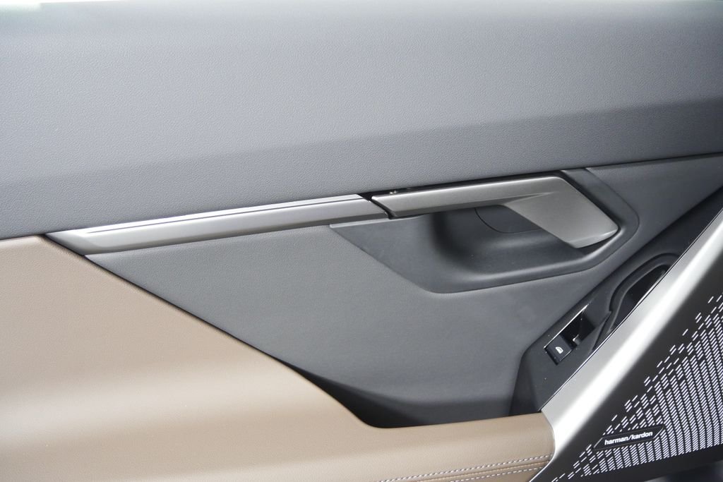 New 2027 Black Sapphire Metallic BMW 530i image 13